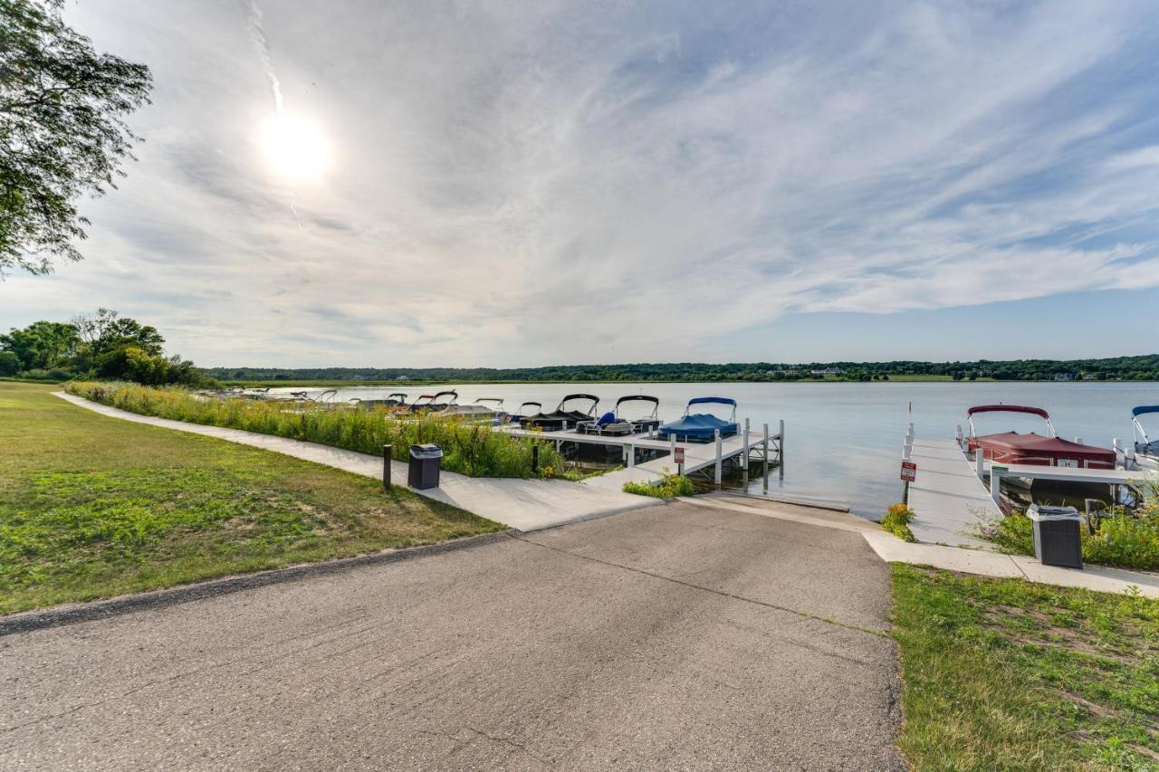 Elegant 4-Season Lake Geneva Condo With Fireplace! Exterior photo