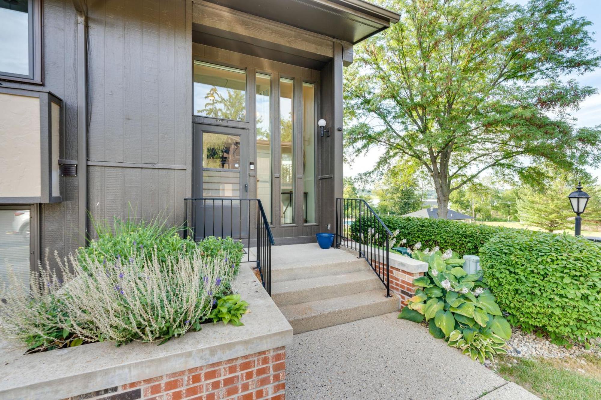 Elegant 4-Season Lake Geneva Condo With Fireplace! Exterior photo